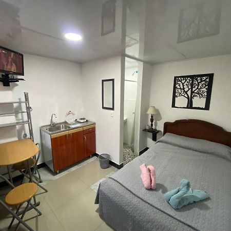 Apartaestudio Pequeno Privado Cerca Al Aeropuerto 보고타 외부 사진